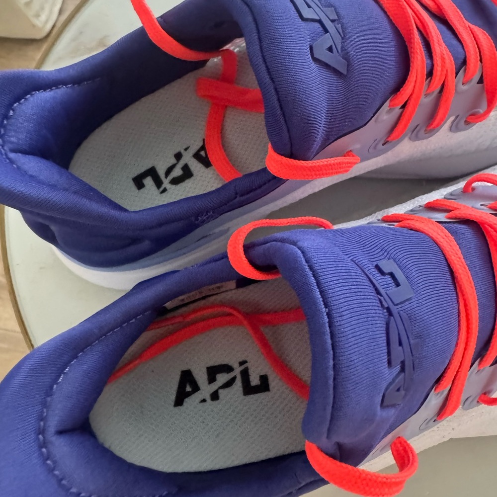 APL Techloom Tracer Women’s 7.5 New